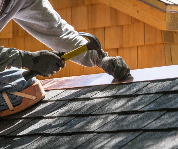Best Roof Gutter Cleaning  in Republic, WA